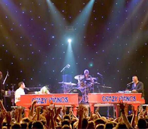 Crazy Pianos on Tour boeken