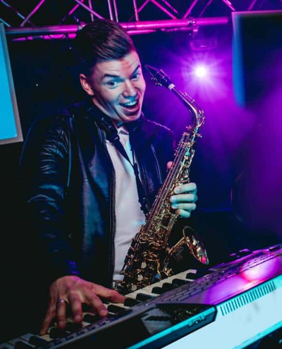SaxyPianoShow boeken